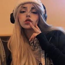 سارہ قمر avatar